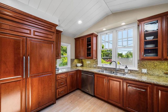 335 13th Avenue, Santa Cruz, CA 95062