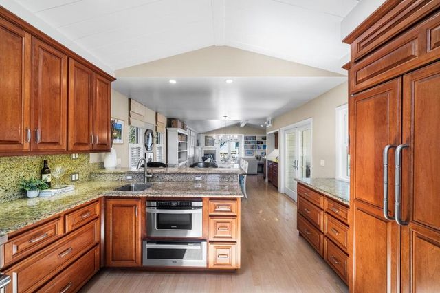 335 13th Avenue, Santa Cruz, CA 95062