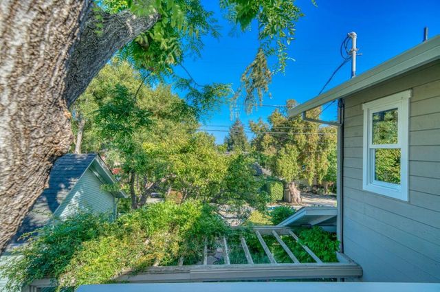 335 13th Avenue, Santa Cruz, CA 95062