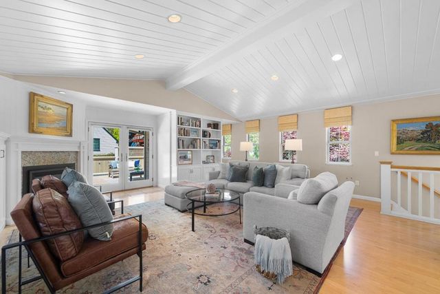 335 13th Avenue, Santa Cruz, CA 95062