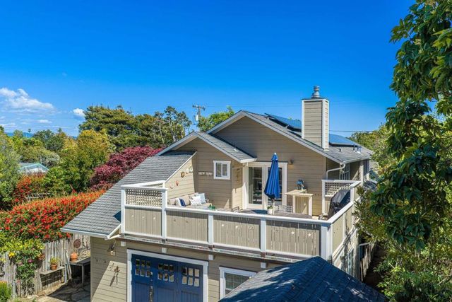 335 13th Avenue, Santa Cruz, CA 95062