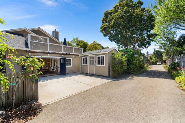 335 13th Avenue, Santa Cruz, CA 95062