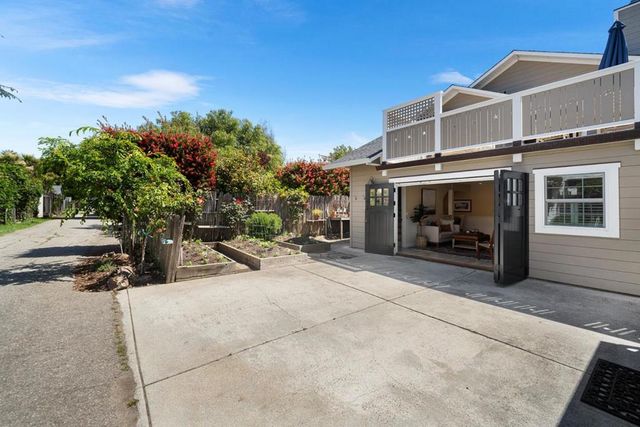 335 13th Avenue, Santa Cruz, CA 95062