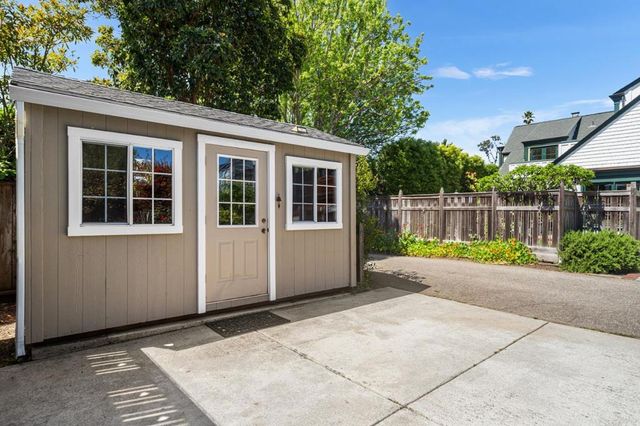 335 13th Avenue, Santa Cruz, CA 95062