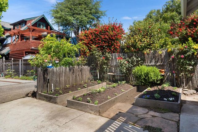 335 13th Avenue, Santa Cruz, CA 95062