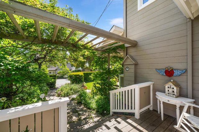 335 13th Avenue, Santa Cruz, CA 95062