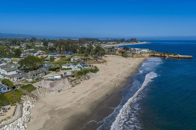 335 13th Avenue, Santa Cruz, CA 95062