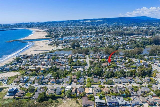 335 13th Avenue, Santa Cruz, CA 95062