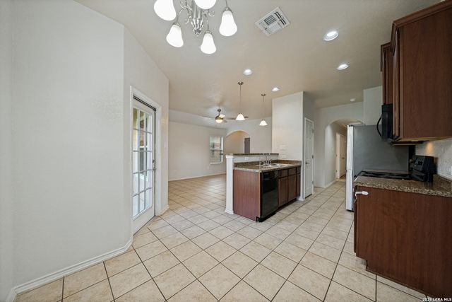 3851 Bacall Way, Converse, TX 78109