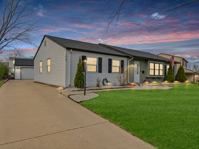 1320 Elm Drive, Schaumburg, IL 60194