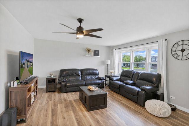 1320 Elm Drive, Schaumburg, IL 60194