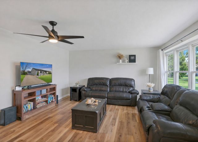 1320 Elm Drive, Schaumburg, IL 60194