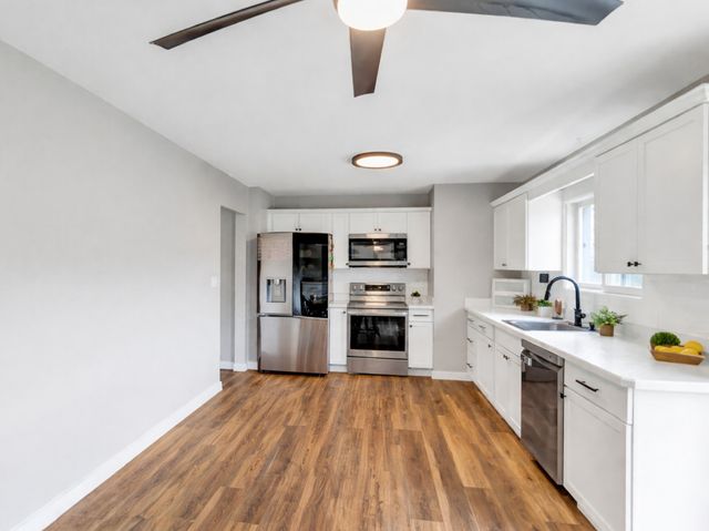 1320 Elm Drive, Schaumburg, IL 60194