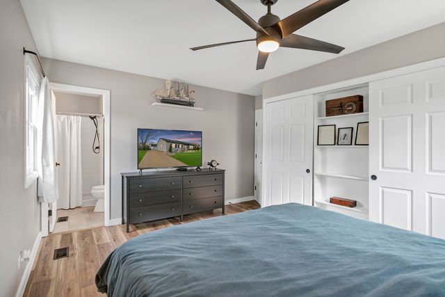 1320 Elm Drive, Schaumburg, IL 60194