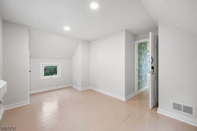 1187 Sussex Rd, Teaneck Twp., NJ 07666