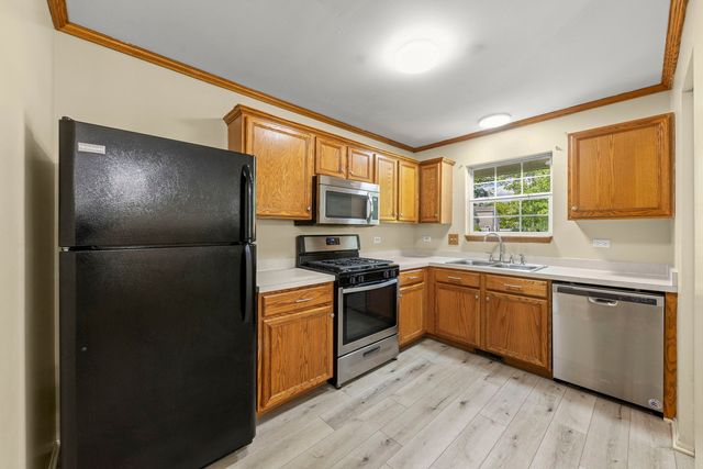 66 Wingate Drive, Oswego, IL 60543