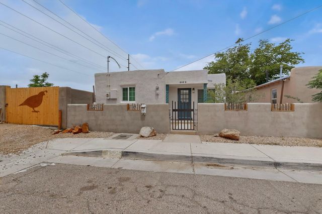 1525 Summer Avenue NW, Albuquerque, NM 87104