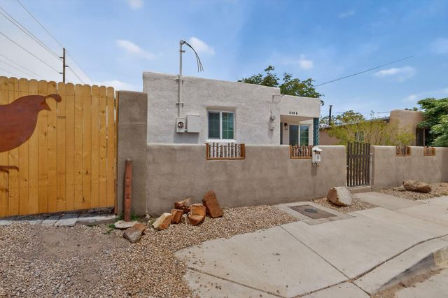 1525 Summer Avenue NW, Albuquerque, NM 87104