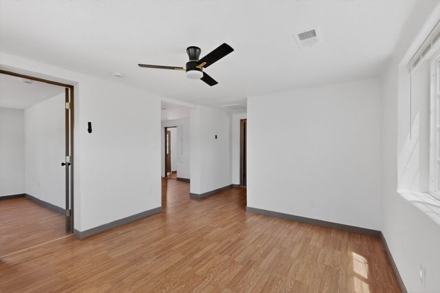 1525 Summer Avenue NW, Albuquerque, NM 87104