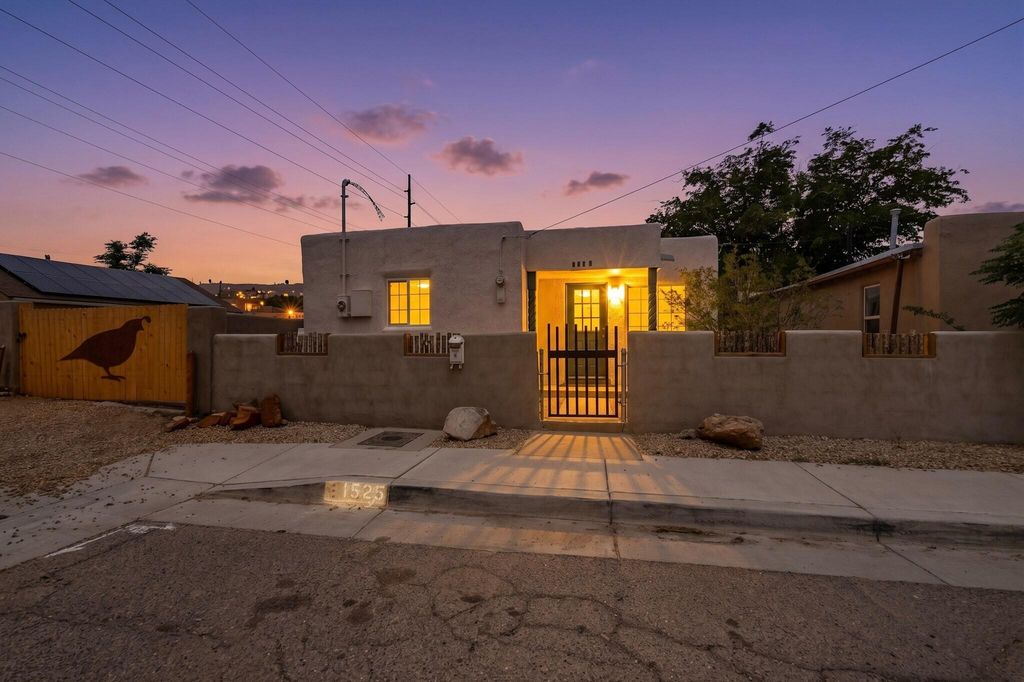 1525 Summer Avenue NW, Albuquerque, NM 87104