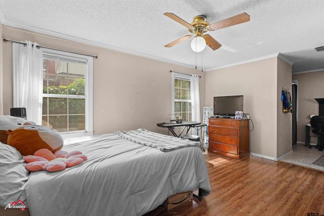 305 Smith Street, Henderson, TX 75652