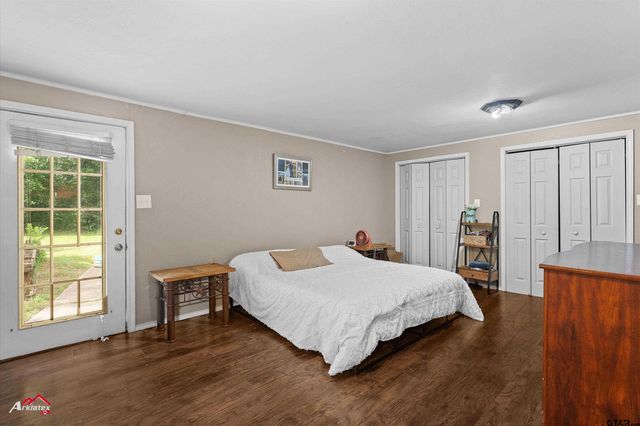 305 Smith Street, Henderson, TX 75652