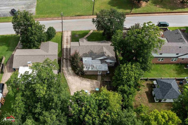 305 Smith Street, Henderson, TX 75652