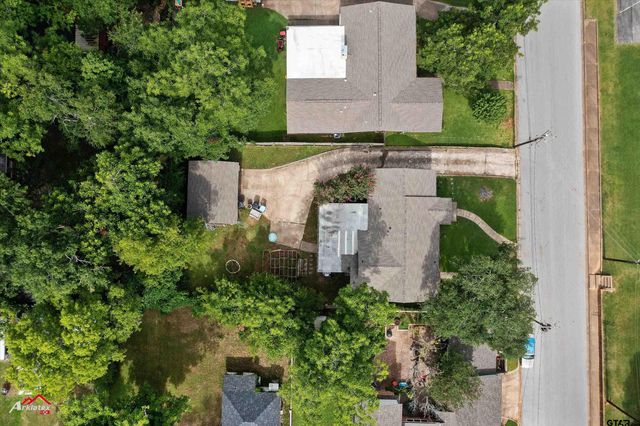 305 Smith Street, Henderson, TX 75652