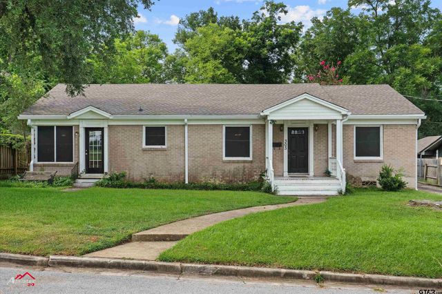 305 Smith Street, Henderson, TX 75652