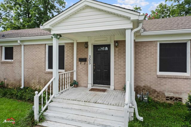 305 Smith Street, Henderson, TX 75652