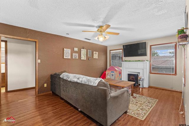 305 Smith Street, Henderson, TX 75652