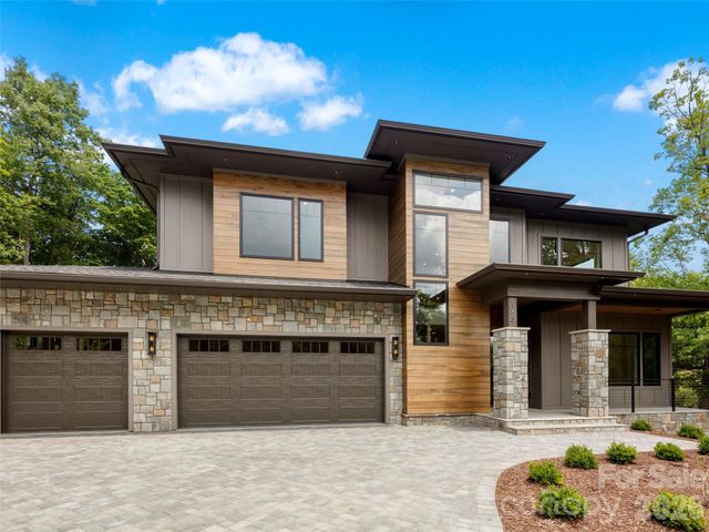 163 Stonefly Drive, Horse Shoe, NC 28742