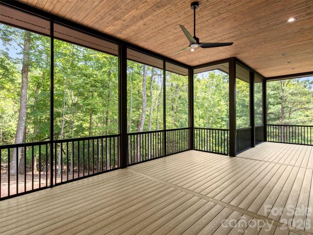 163 Stonefly Drive, Horse Shoe, NC 28742