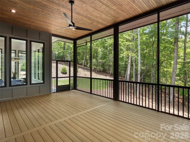 163 Stonefly Drive, Horse Shoe, NC 28742