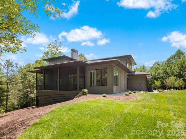 163 Stonefly Drive, Horse Shoe, NC 28742