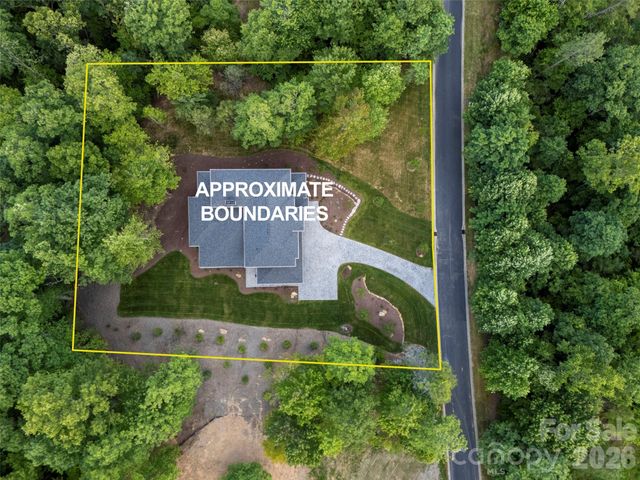 163 Stonefly Drive, Horse Shoe, NC 28742
