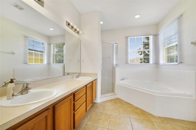 243 WILDFLOWER ROAD, Davenport, FL 33837