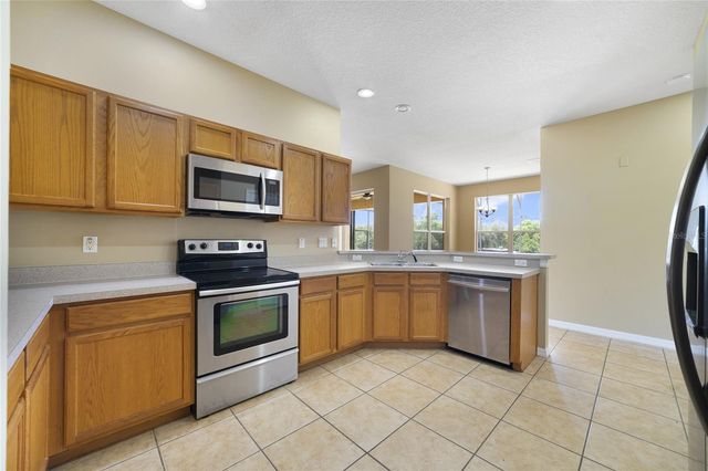 243 WILDFLOWER ROAD, Davenport, FL 33837