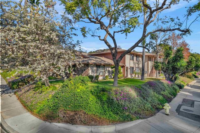 8275 Echo Dell Road, San Diego, CA 92119