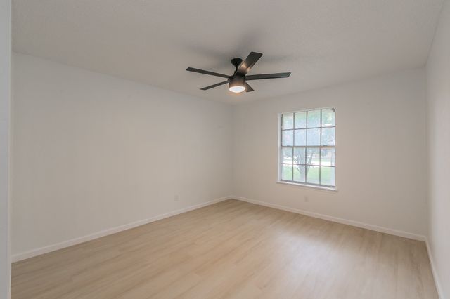 208 Evelyn Street, Desoto, TX 75115
