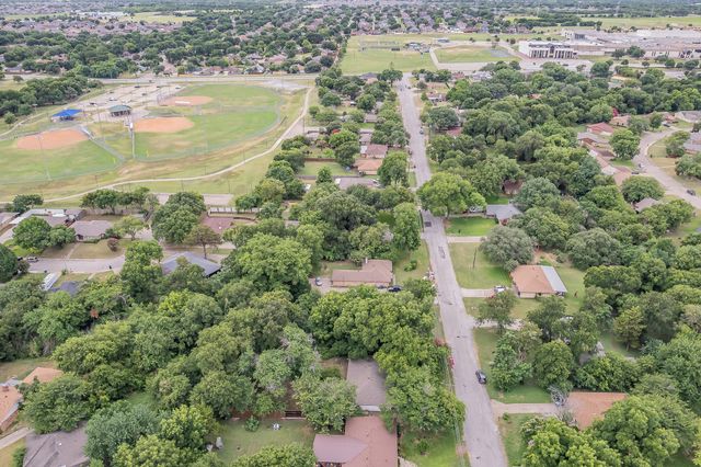 208 Evelyn Street, Desoto, TX 75115