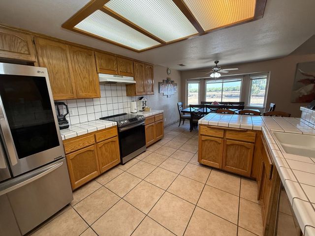 2109 E Dinuba Avenue, Fresno, CA 93725