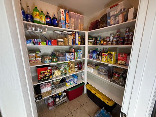 2109 E Dinuba Avenue, Fresno, CA 93725