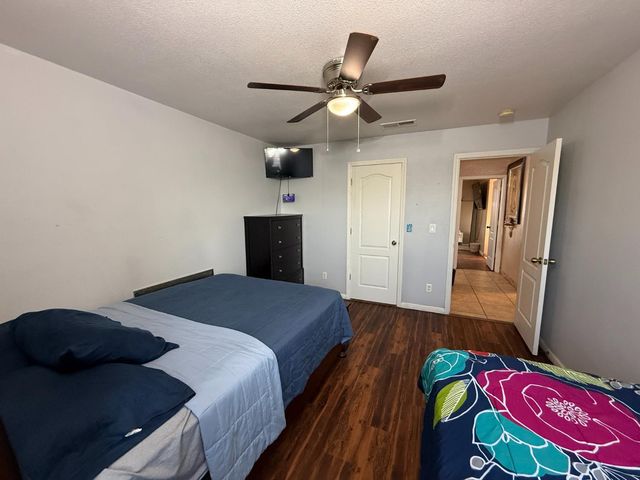 2109 E Dinuba Avenue, Fresno, CA 93725