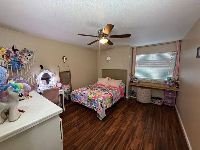 2109 E Dinuba Avenue, Fresno, CA 93725