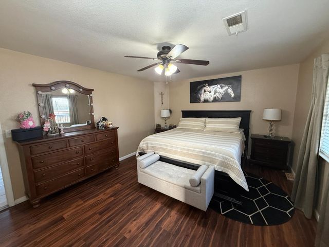 2109 E Dinuba Avenue, Fresno, CA 93725