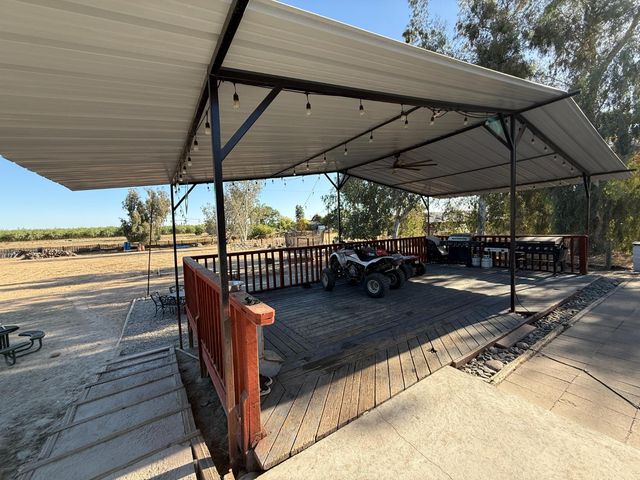 2109 E Dinuba Avenue, Fresno, CA 93725