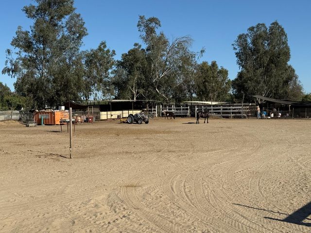 2109 E Dinuba Avenue, Fresno, CA 93725