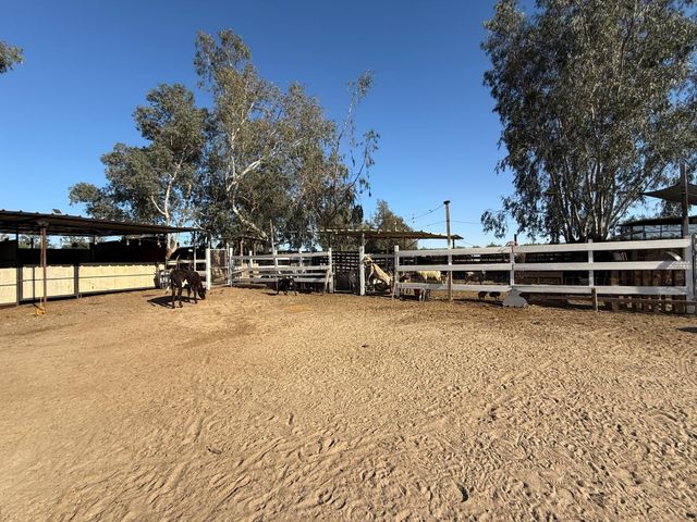2109 E Dinuba Avenue, Fresno, CA 93725