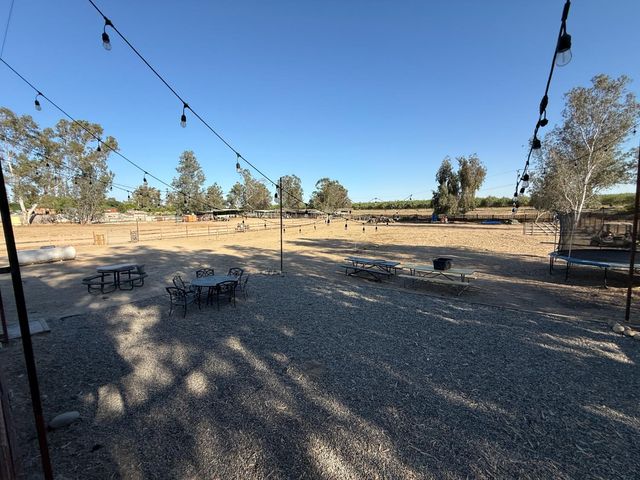 2109 E Dinuba Avenue, Fresno, CA 93725